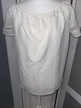 Women’s White Off-the-Shoulder Peasant Top